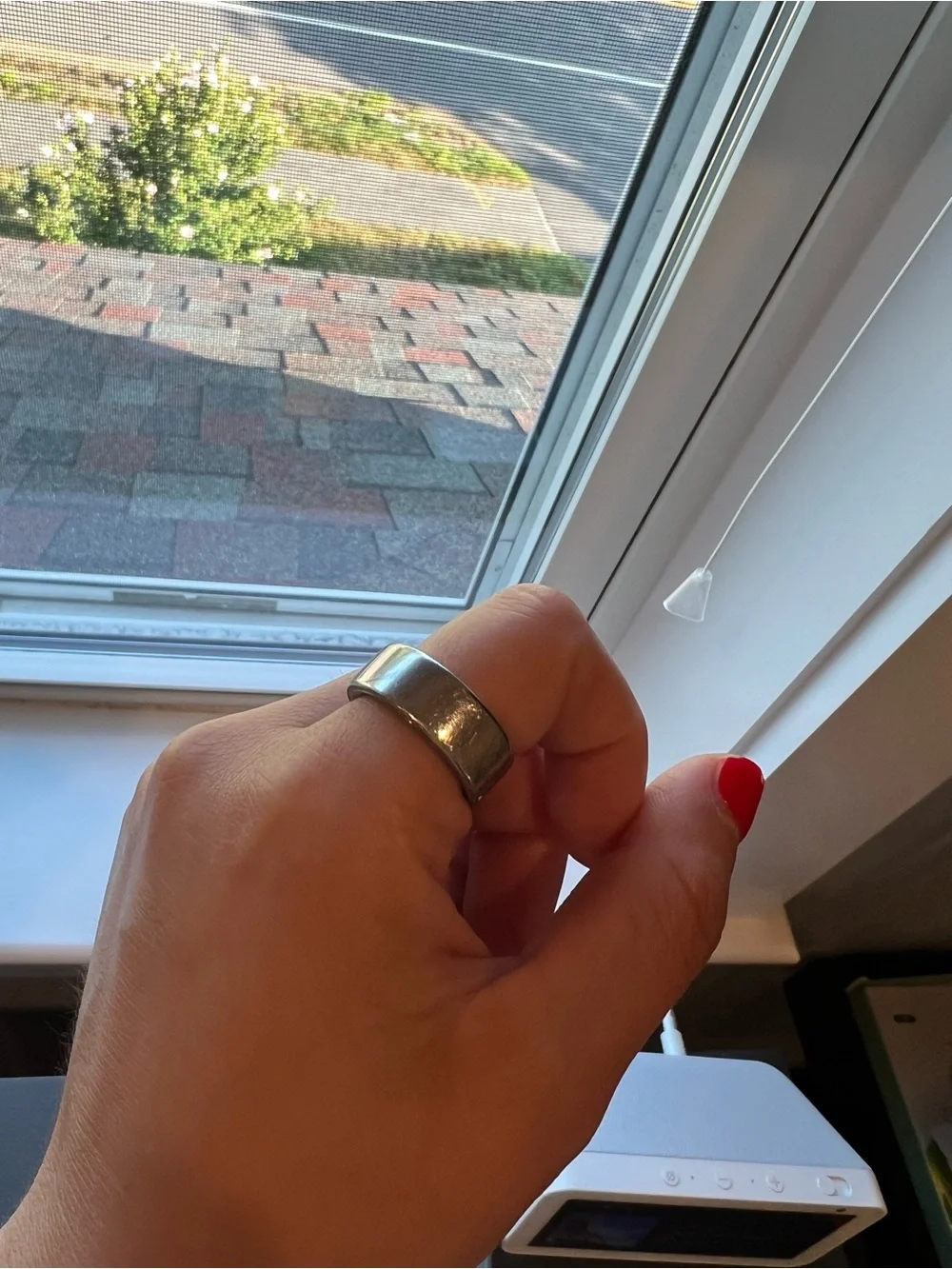 Oura magnetic charging